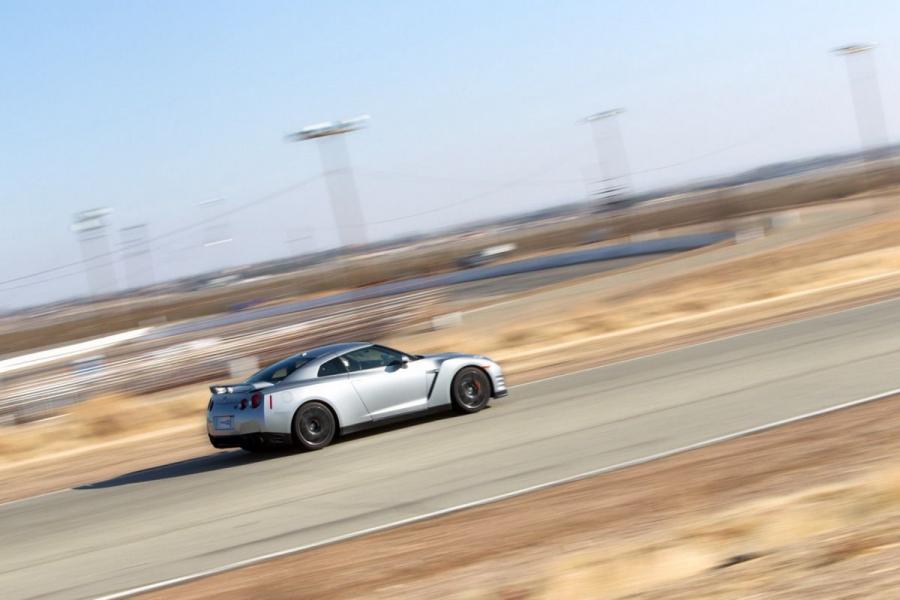  Nissan GT-R Premium 2013 года  (фото 10 из 36)